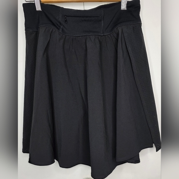 Spanx Black Skort With Zippered Pocket/ Fast Drying Light Breathable Fabric. Lg - Picture 3 of 10